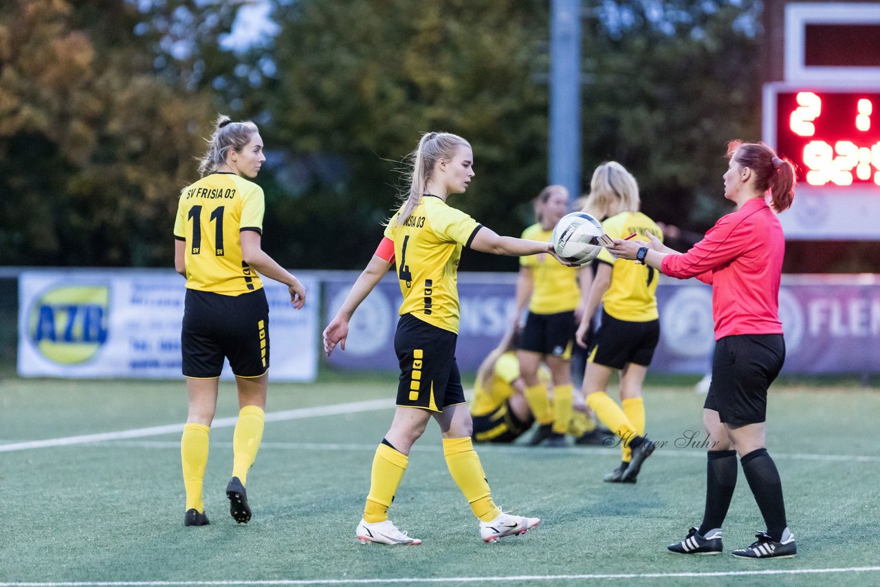 Bild 381 - F SSC Hagen Ahrensburg - SV Frisia 03 Risum-Lindholm : Ergebnis: 2:0